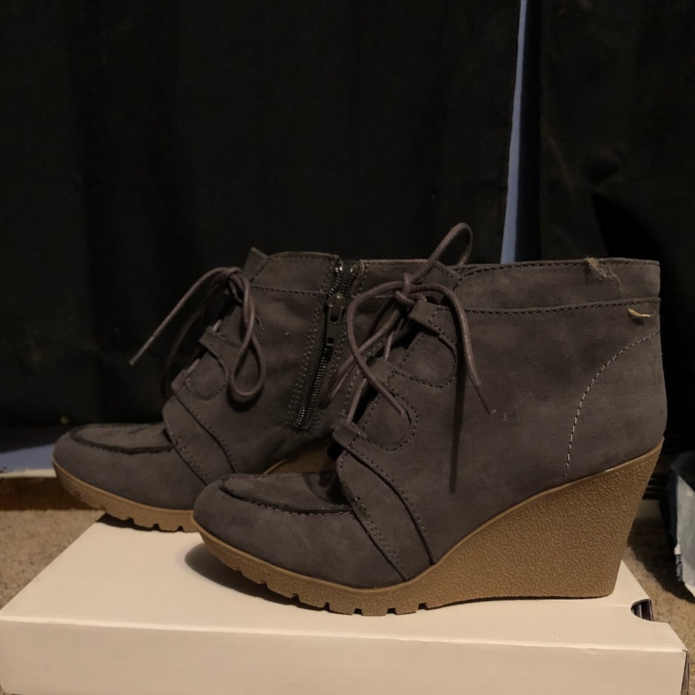 Super cute wedge booties